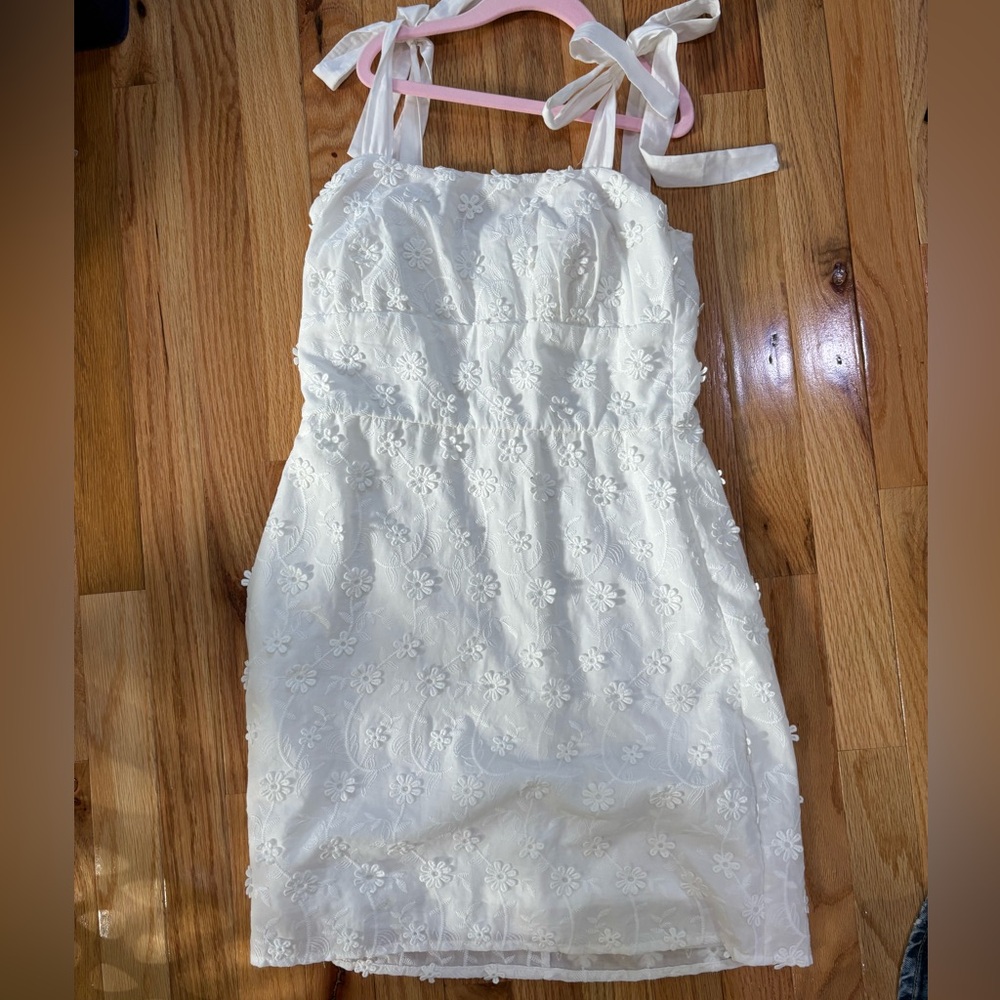 Francesca's Collections White Floral Mini Dress